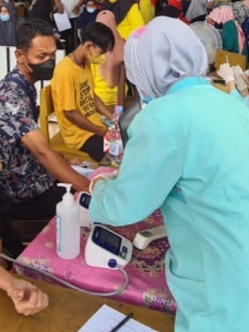 Cegah Penularan Covid dan Antisipasi Gelombang Tiga, Yayasan Fadhilah Riau Gelar Vaksinasi